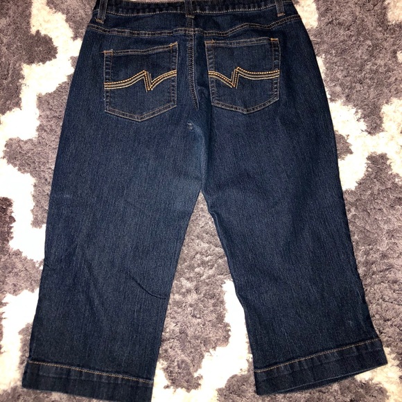 Merona Capris - Picture 2 of 4